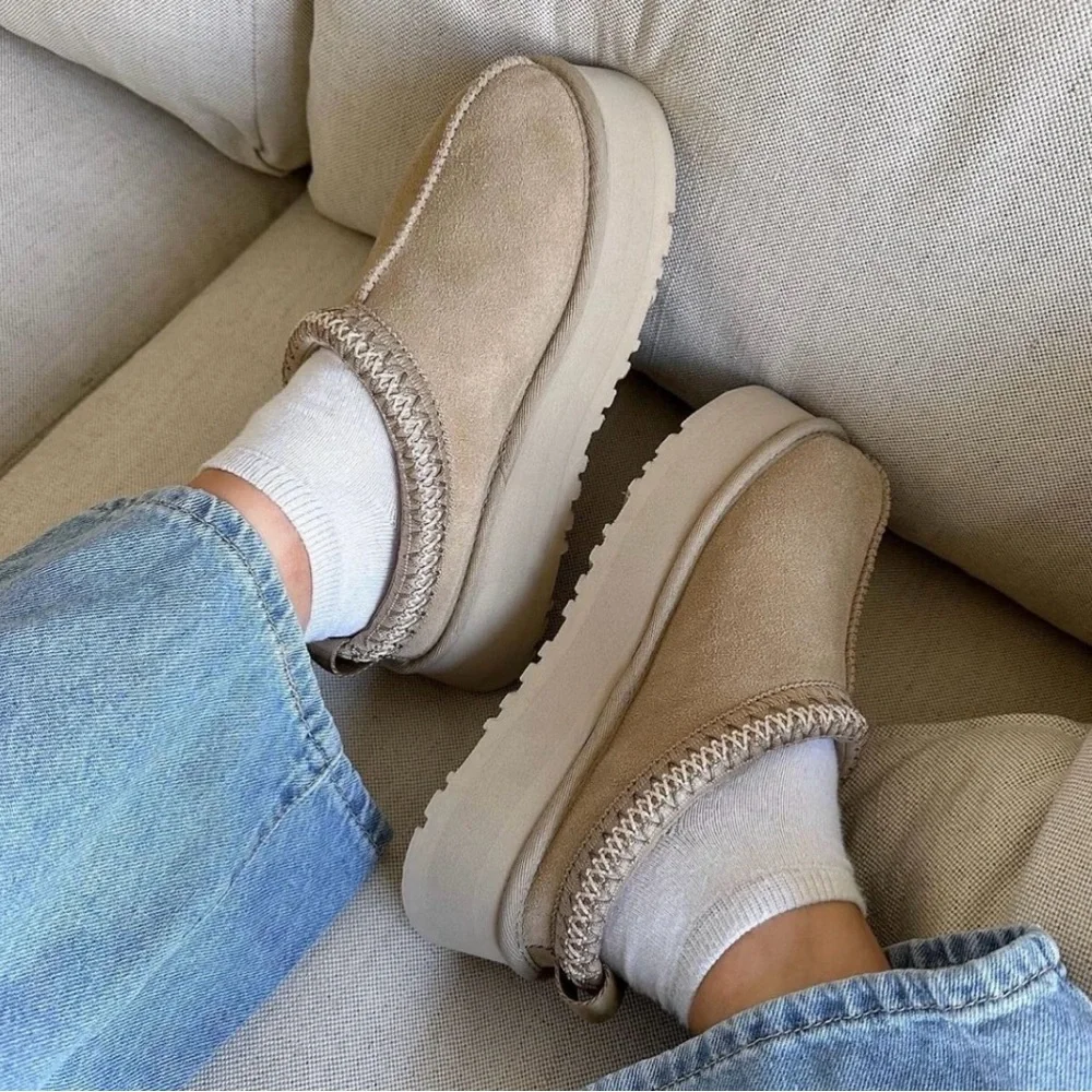 UGG Tazz women size 10
BestSeller/ gently used
Color :Sand - Picture 3 of 16